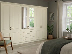 Carlton Bedroom in Supermatt Alabaster
