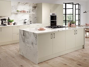 FIRBECK Kitchen in Firbeck Supermatt Cashmere