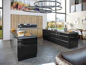 Kitchen in Ultragloss Black and Halifax Natural Oak