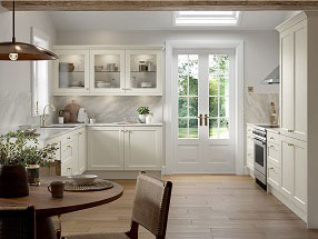 Richmond Kitchen in Antique White