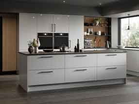 Ultragloss Kitchen in Ultragloss Light Grey