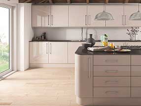 Ultragloss Kitchen in Ultragloss Cashmere