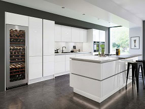 Ultragloss Kitchen in Ultragloss Glacier White
